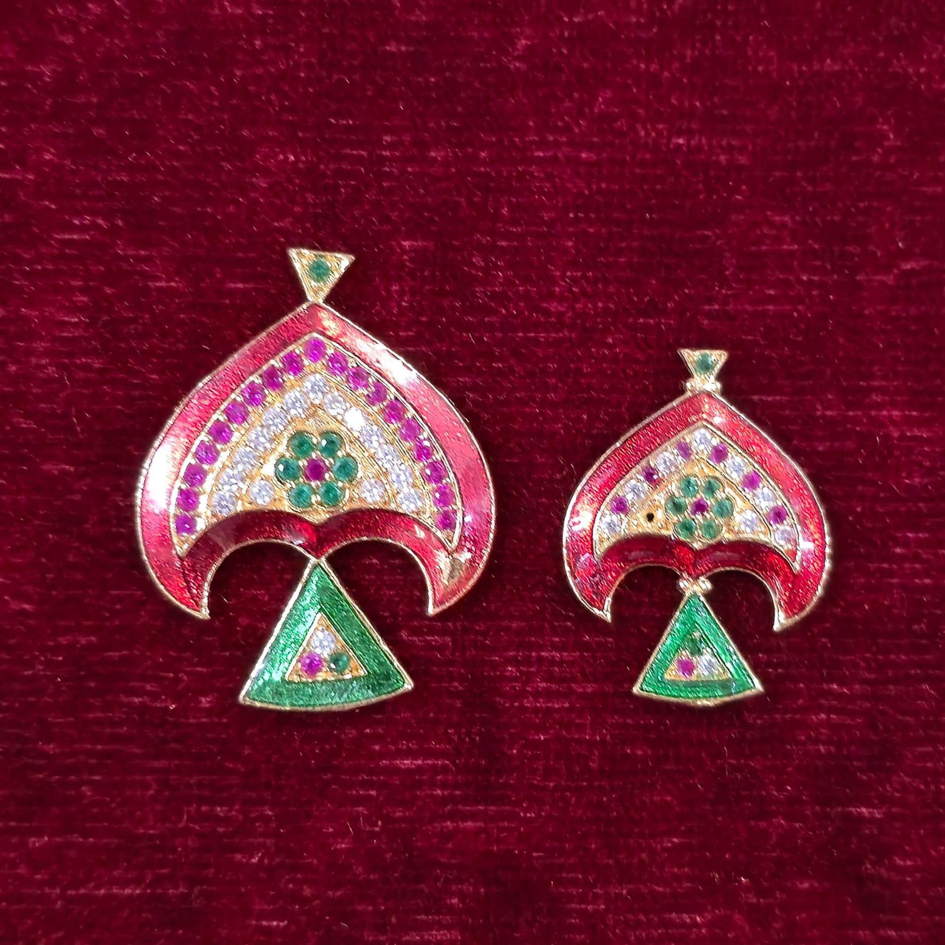AD Mina Mukut